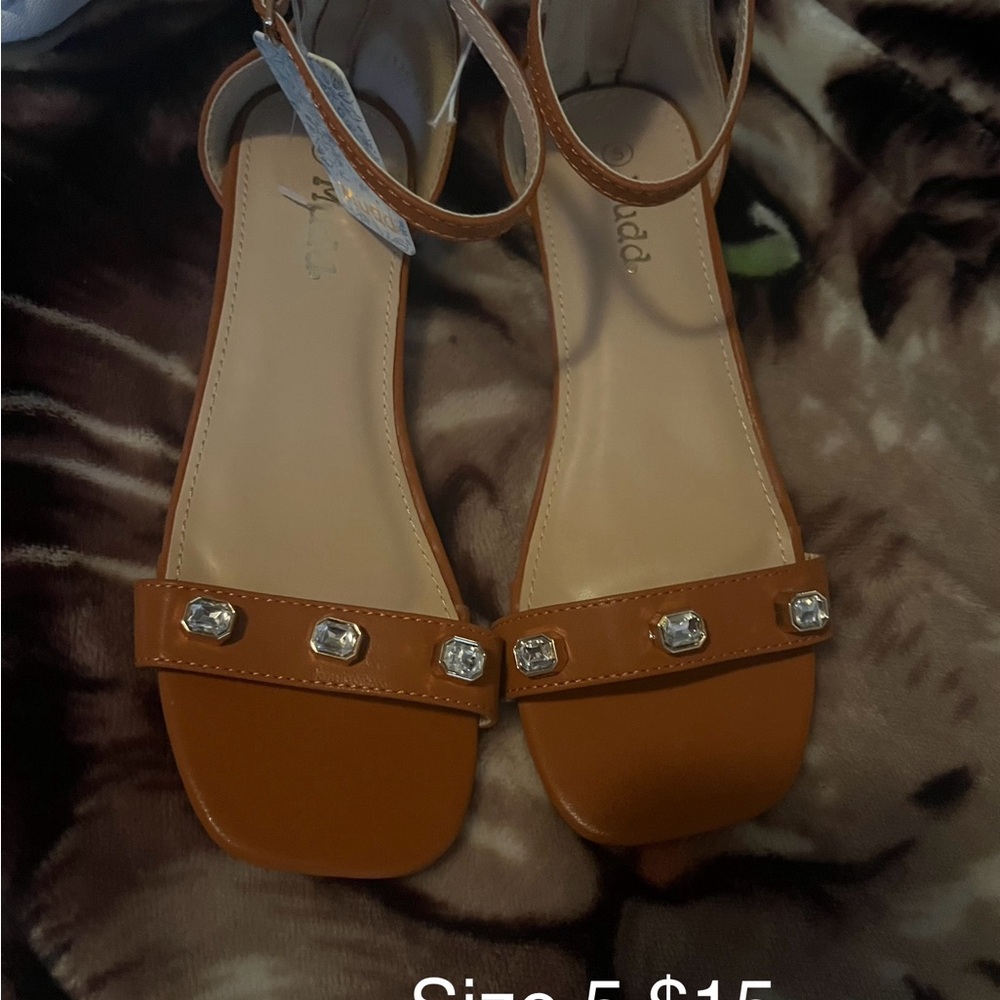Mudd Tan Sandals with Gem Details